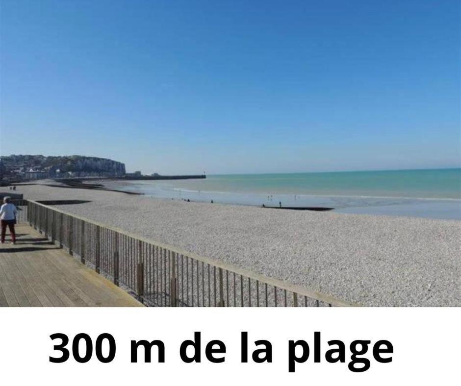 Appartement avec grand balcon et vue à 300 m plage, lit Queen Size Mers-les-Bains Extérieur photo